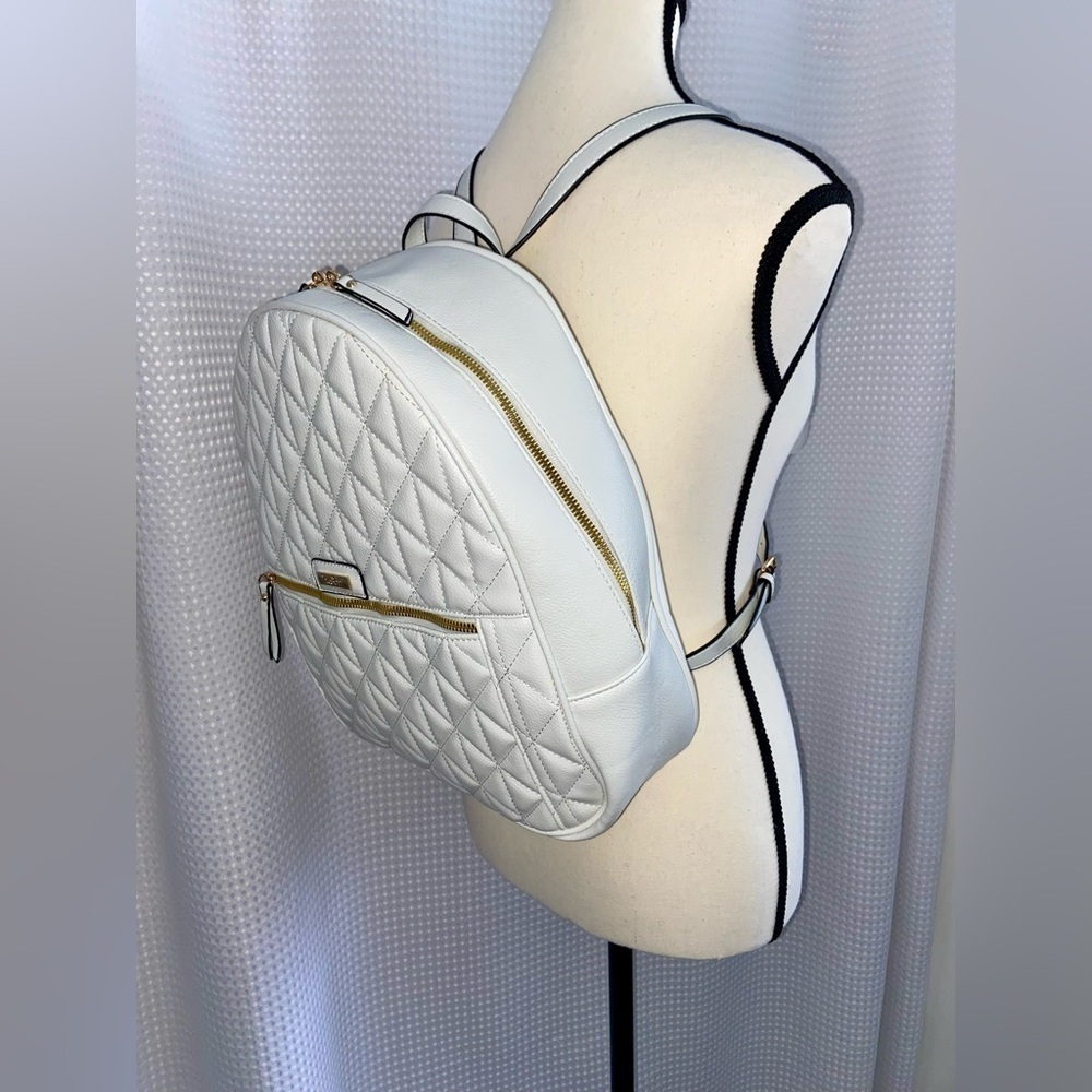 Women’s Luca Ferri white and‎ Gold quilted backpack NWOT